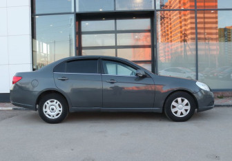 Подержанный автомобиль Chevrolet Epica 2011 года (6 фото)
