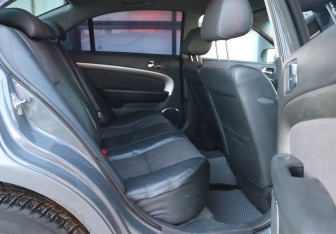 Подержанный автомобиль Chevrolet Epica 2011 года (11 фото)