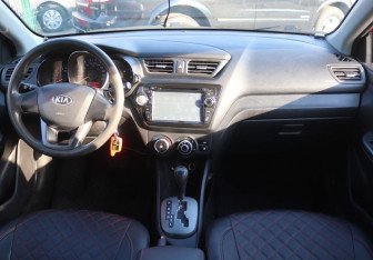 Подержанный автомобиль Kia Rio Sedan 2014 года (14 фото)