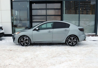 Подержанный автомобиль Mazda 3 Sedan 2011 года (2 фото)