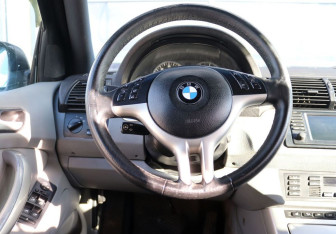 Подержанный автомобиль BMW X5 2001 года (16 фото)