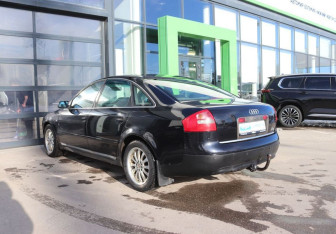 Подержанный автомобиль Audi A6 Sedan 2000 года (3 фото)