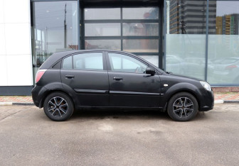 Подержанный автомобиль Kia Rio Hatchback 2010 года (6 фото)
