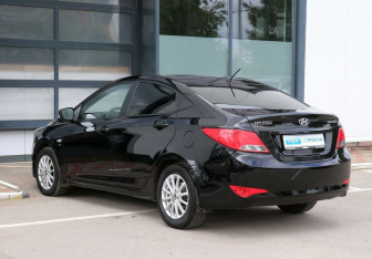 Подержанный автомобиль Hyundai Solaris Sedan 2014 года (5 фото)