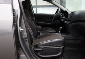 Подержанный автомобиль Hyundai Elantra Sedan 2008 года (12 фото)