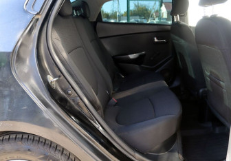 Подержанный автомобиль Kia Rio Sedan 2013 года (12 фото)