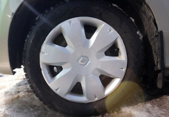 Подержанный автомобиль Renault Logan Sedan 2015 года (17 фото)