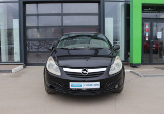 Подержанный автомобиль Opel Corsa 2008 года (8 фото)
