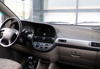 Подержанный автомобиль Daewoo Tacuma 2002 года (14 фото)