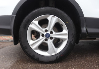 Подержанный автомобиль Ford Kuga 2013 года (11 фото)