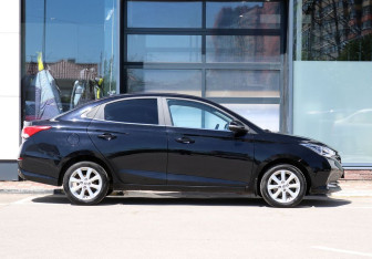 Подержанный автомобиль Changan Alsvin 2023 года (9 фото)
