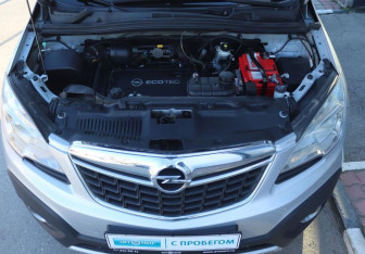 Подержанный автомобиль Opel Mokka 2013 года (9 фото)