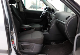 Подержанный автомобиль Skoda Yeti 2010 года (13 фото)