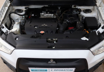 Подержанный автомобиль Mitsubishi ASX 2012 года (10 фото)