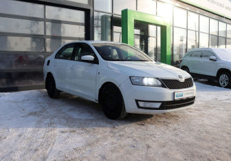 Подержанный автомобиль Skoda Rapid Liftback 2017 года (7 фото)