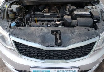 Подержанный автомобиль Kia Rio Sedan 2016 года (14 фото)