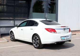 Подержанный автомобиль Opel Insignia Sedan 2013 года (7 фото)