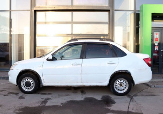Подержанный автомобиль LADA (ВАЗ) Granta Sedan 2013 года (7 фото)