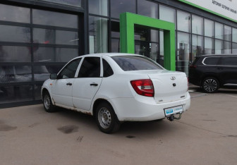 Подержанный автомобиль LADA (ВАЗ) Granta Sedan 2014 года (3 фото)