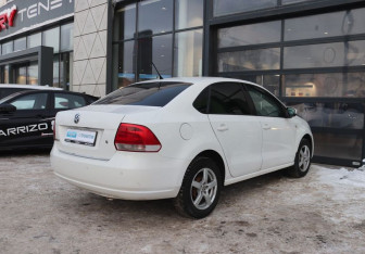Подержанный автомобиль Volkswagen Polo Sedan 2013 года (5 фото)