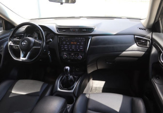 Подержанный автомобиль Nissan X-Trail 2019 года (14 фото)