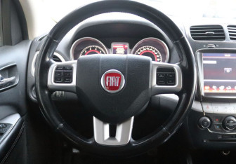 Подержанный автомобиль Fiat Freemont 2013 года (16 фото)