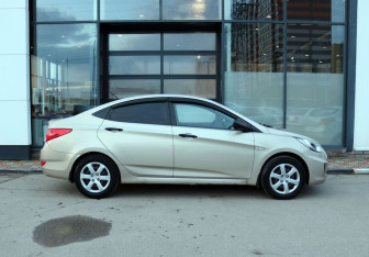 Подержанный автомобиль Hyundai Solaris Sedan 2011 года (6 фото)