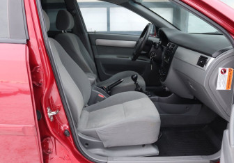 Подержанный автомобиль Chevrolet Lacetti Sedan 2011 года (12 фото)