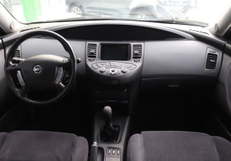 Подержанный автомобиль Nissan Primera Sedan 2005 года (14 фото)