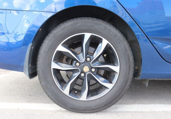 Подержанный автомобиль Hyundai Solaris Sedan 2015 года (10 фото)