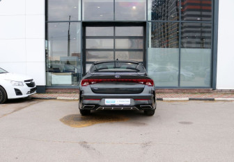 Подержанный автомобиль Kia K5 2021 года (4 фото)