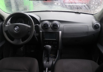 Подержанный автомобиль Nissan Almera Sedan 2014 года (15 фото)