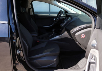Подержанный автомобиль Ford Focus Hatchback 2013 года (11 фото)