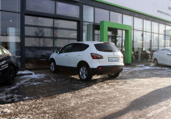 Подержанный автомобиль Nissan Qashqai 2011 года (3 фото)