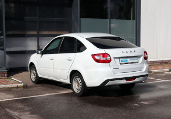 Подержанный автомобиль LADA (ВАЗ) Granta Liftback 2024 года (3 фото)