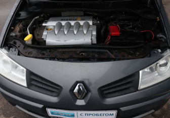 Подержанный автомобиль Renault Megane Sedan 2006 года (10 фото)
