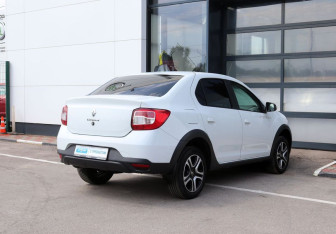 Подержанный автомобиль Renault Logan Sedan 2019 года (5 фото)