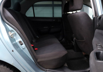 Подержанный автомобиль Mitsubishi Lancer Sedan 2006 года (10 фото)