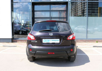 Подержанный автомобиль Nissan Qashqai 2013 года (4 фото)