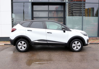 Подержанный автомобиль Renault Kaptur 2018 года (6 фото)