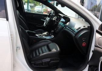 Подержанный автомобиль Opel Insignia Sedan 2013 года (9 фото)