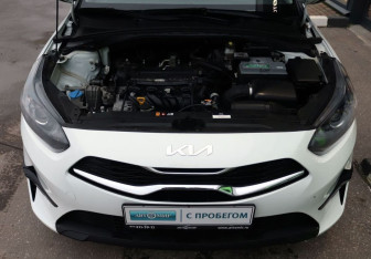 Подержанный автомобиль Kia Ceed Wagon 2022 года (10 фото)