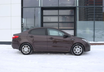 Подержанный автомобиль Kia Rio Sedan 2014 года (6 фото)