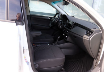Подержанный автомобиль Skoda Rapid Liftback 2020 года (11 фото)