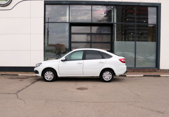 Подержанный автомобиль LADA (ВАЗ) Granta Liftback 2023 года (2 фото)