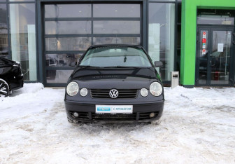 Подержанный автомобиль Volkswagen Polo Hatchback 2004 года (8 фото)