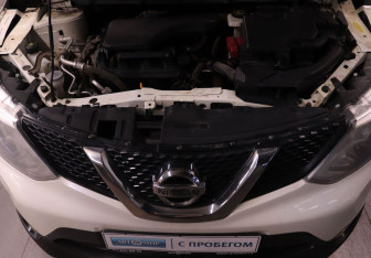 Подержанный автомобиль Nissan Qashqai 2017 года (10 фото)