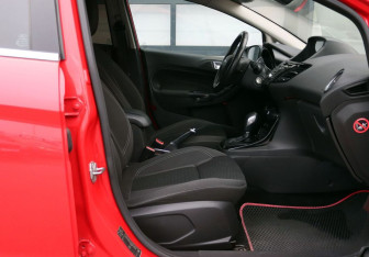 Подержанный автомобиль Ford Fiesta Hatchback 2016 года (13 фото)