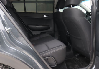 Подержанный автомобиль Kia Sportage 2020 года (11 фото)