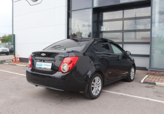 Подержанный автомобиль Chevrolet Aveo Sedan 2012 года (5 фото)